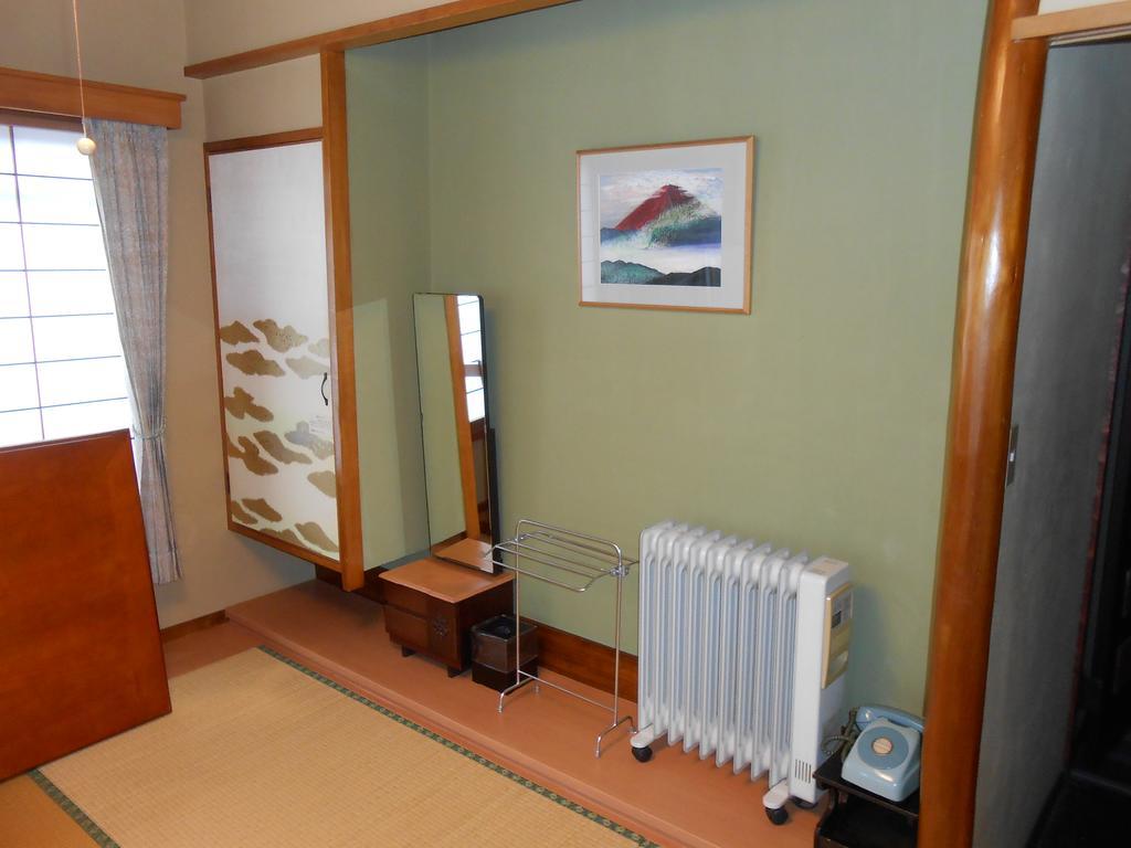 Hotel Minshuku Shigemura à Atami  Extérieur photo